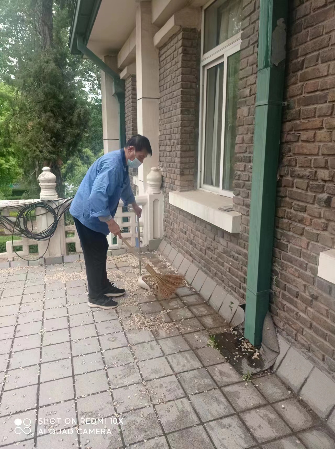 69474ecd10f13ead01df1e335941b3e